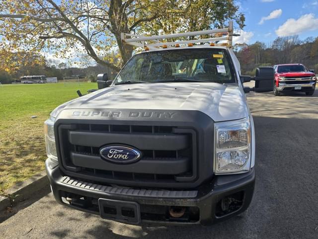 Image of Ford F-350 equipment image 1