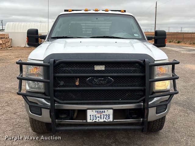 Image of Ford F-350 equipment image 1