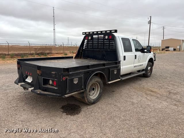 Image of Ford F-350 equipment image 4