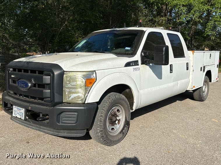 2014 Ford F-350 Equipment Image0
