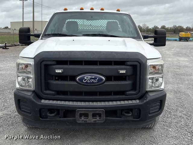 Image of Ford F-350 equipment image 1