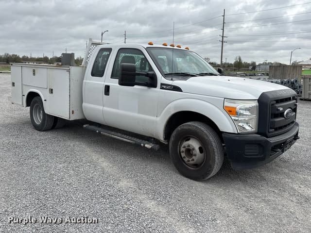 Image of Ford F-350 equipment image 2