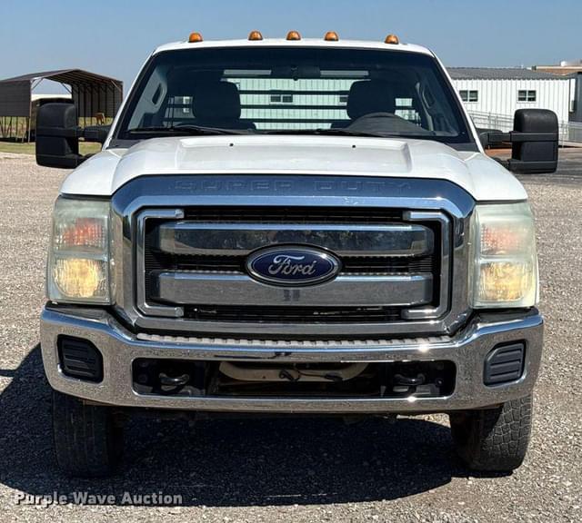 Image of Ford F-350 equipment image 1