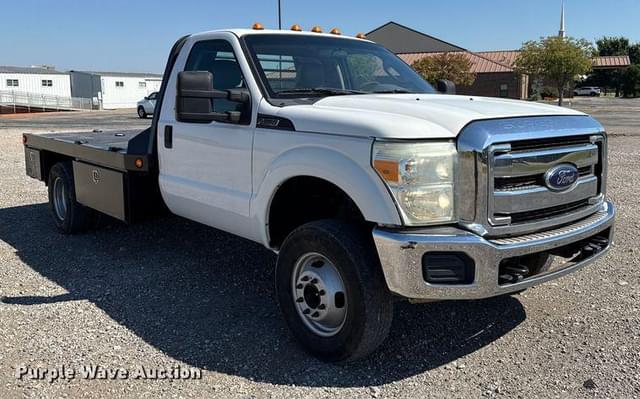 Image of Ford F-350 equipment image 2
