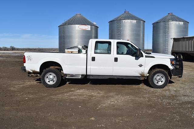 Image of Ford F-350 equipment image 2