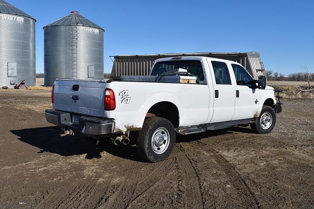 Image of Ford F-350 equipment image 3