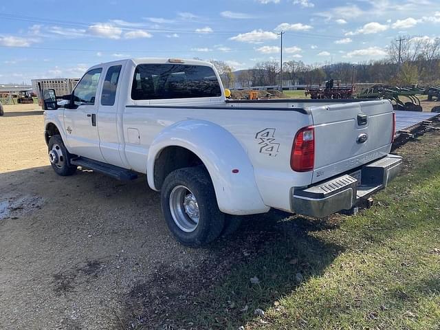 Image of Ford F-350 equipment image 3