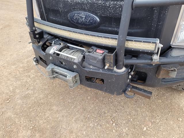 Image of Ford F-350 equipment image 4