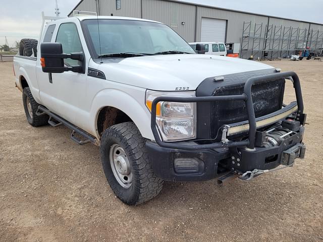 Image of Ford F-350 equipment image 1