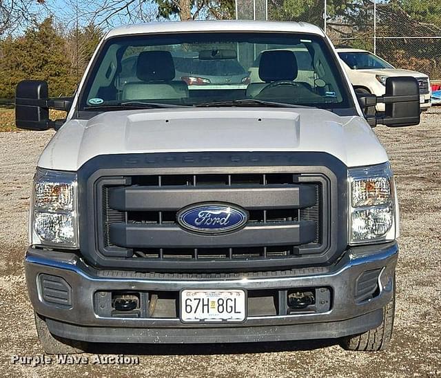 Image of Ford F-350 equipment image 1