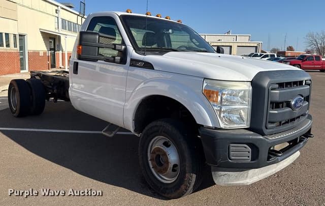 Image of Ford F-350 equipment image 2