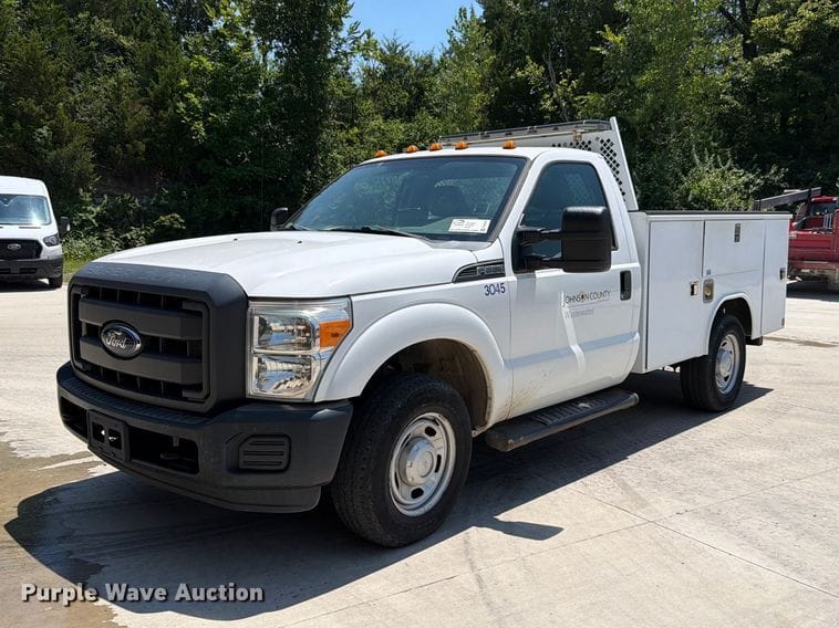 2014 Ford F-350 Equipment Image0