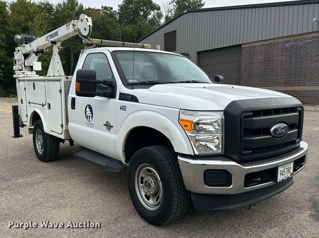 Image of Ford F-350 equipment image 2