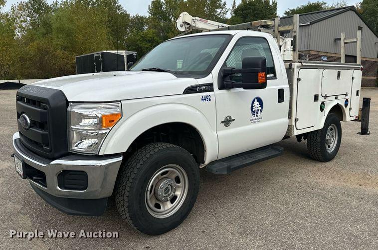 Image of Ford F-350 Primary image