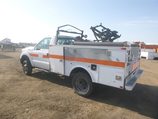 Image of Ford F-350 equipment image 3