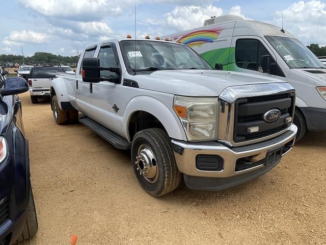 Image of Ford F-350 equipment image 1
