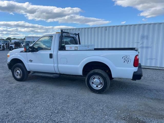 Image of Ford F-350 equipment image 1