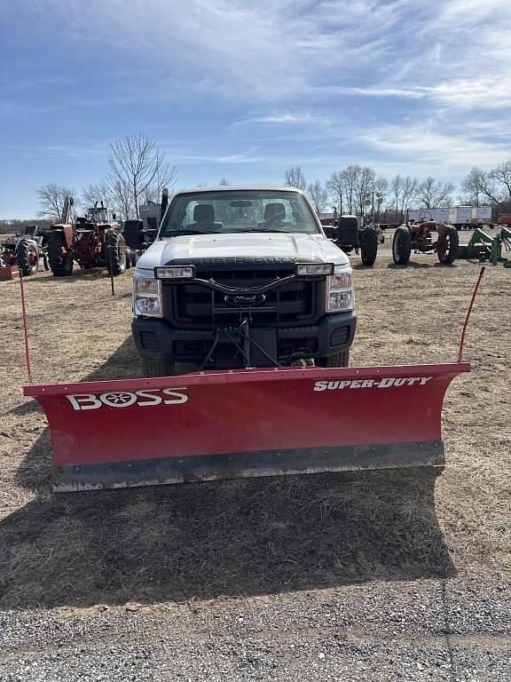 Image of Ford F-350 equipment image 2