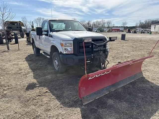 Image of Ford F-350 equipment image 4