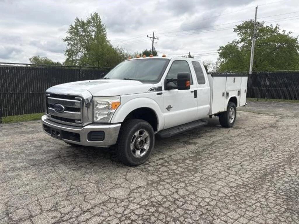 2014 Ford F-350 Equipment Image0