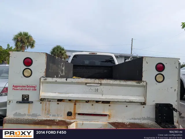 Image of Ford F-450 equipment image 3