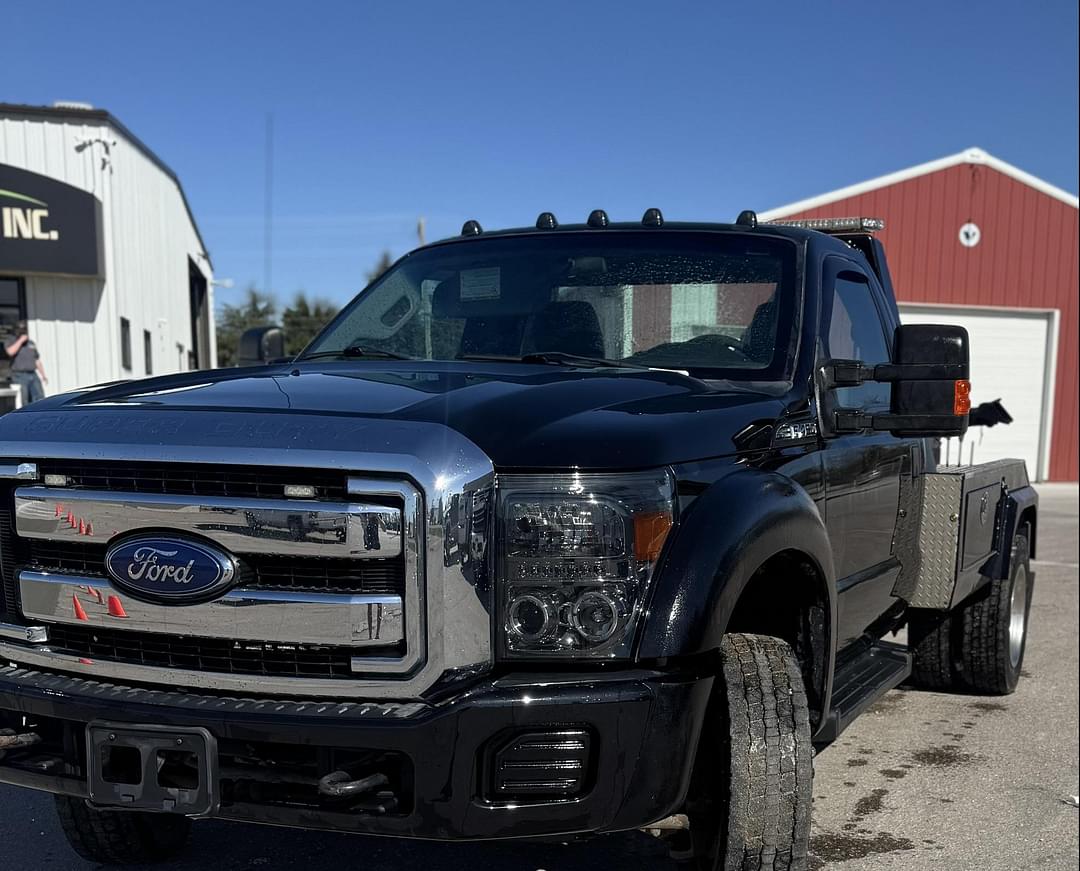 Image of Ford F-450 Primary image