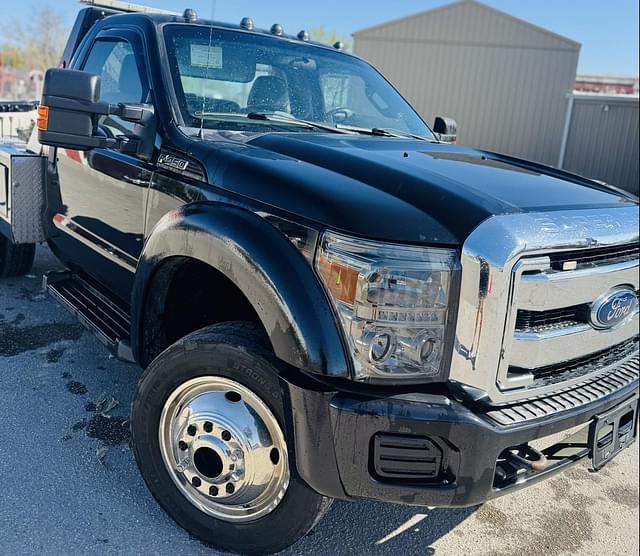 Image of Ford F-450 equipment image 2