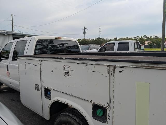Image of Ford F-450 equipment image 2