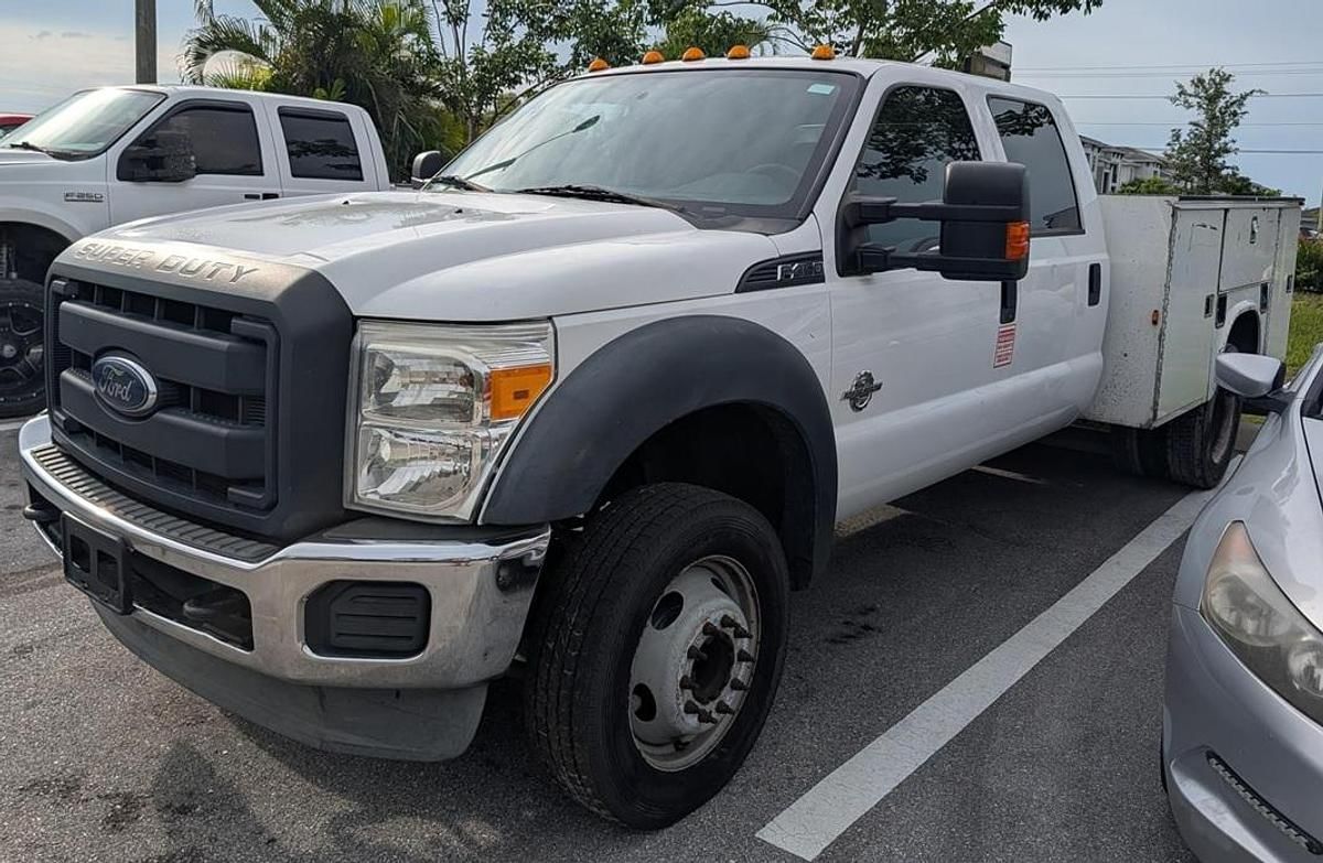 2014 Ford F-450 Equipment Image0