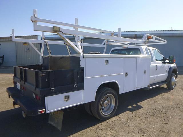 Image of Ford F-450 equipment image 2