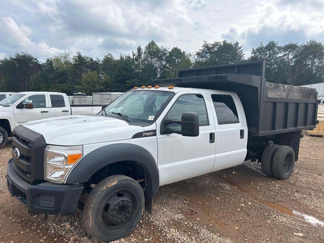 Image of Ford F-450 Primary image