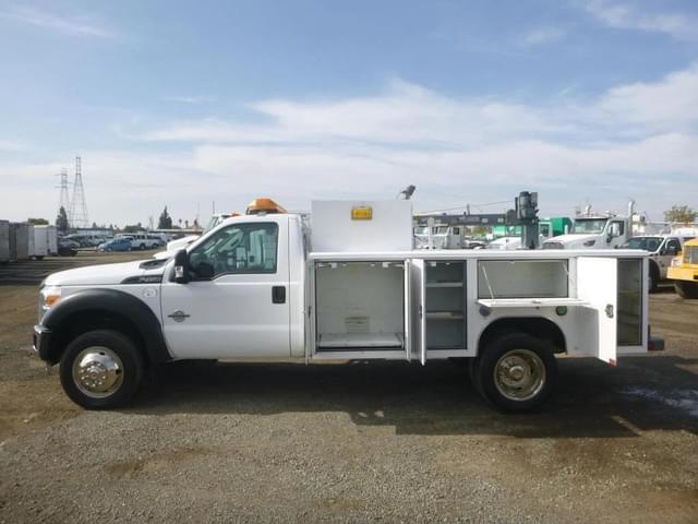 Image of Ford F-450 equipment image 4
