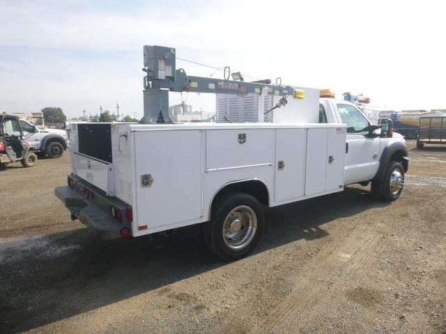 Image of Ford F-450 equipment image 2