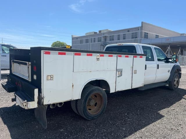 Image of Ford F-450 equipment image 4
