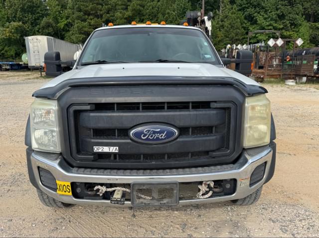 Image of Ford F-550 equipment image 3