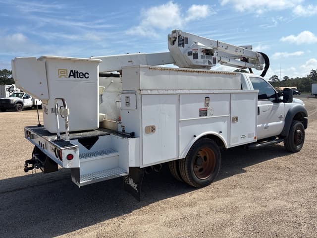 Image of Ford F-550 equipment image 2