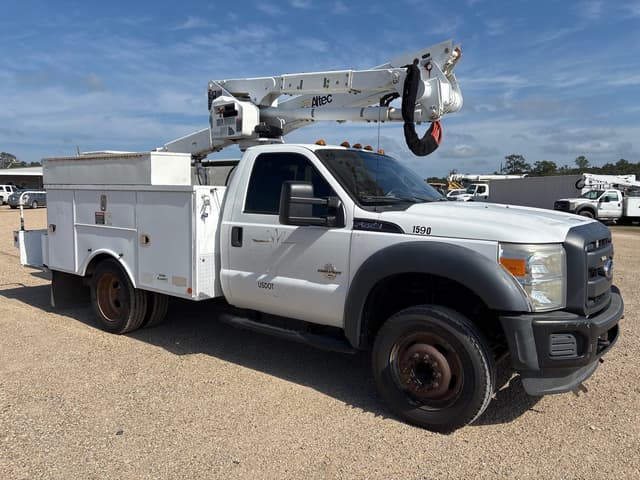 Image of Ford F-550 equipment image 1