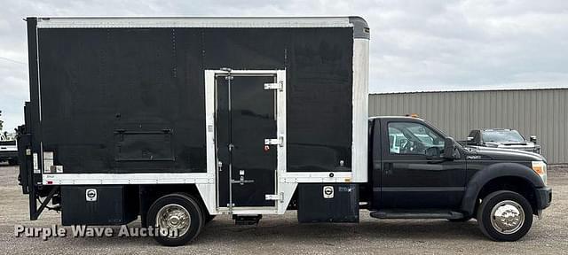Image of Ford F-550 equipment image 3