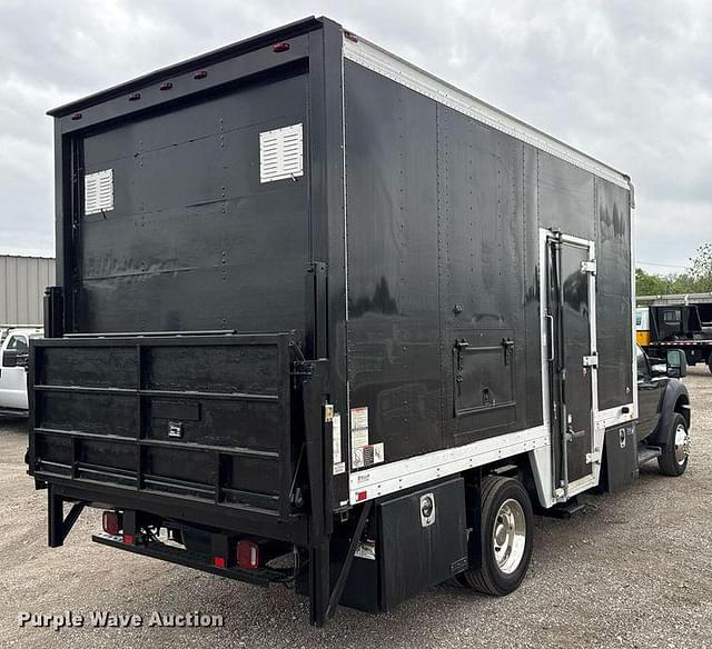 Image of Ford F-550 equipment image 4