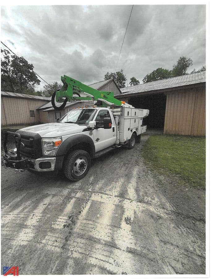 Image of Ford F-550 Primary image