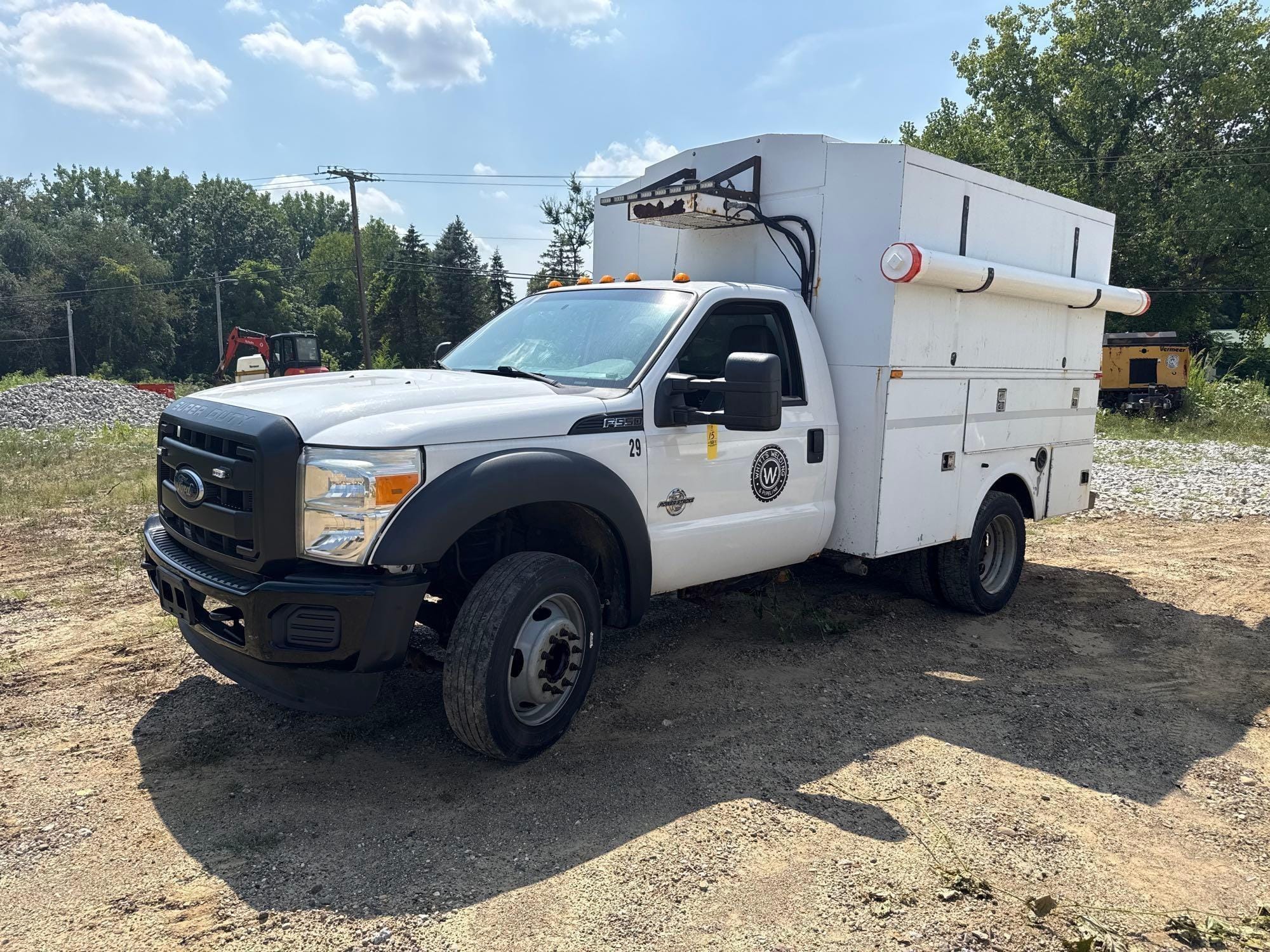 2014 Ford F-550 Equipment Image0