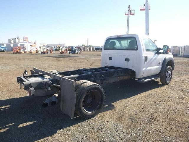 Image of Ford F-550 equipment image 2