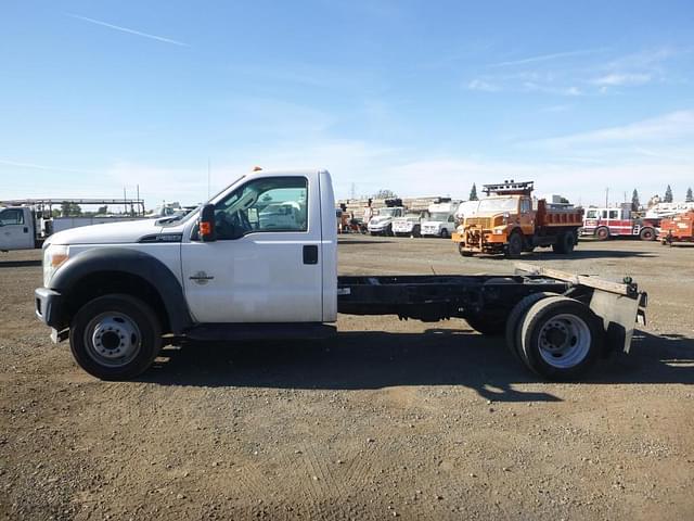 Image of Ford F-550 equipment image 4