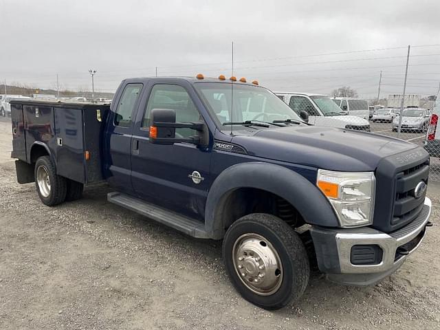 Image of Ford F-550 equipment image 3