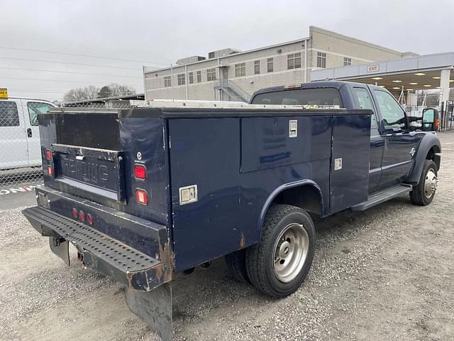 Image of Ford F-550 equipment image 2