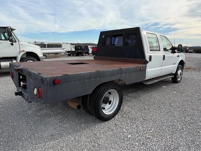 Image of Ford F-550 equipment image 3