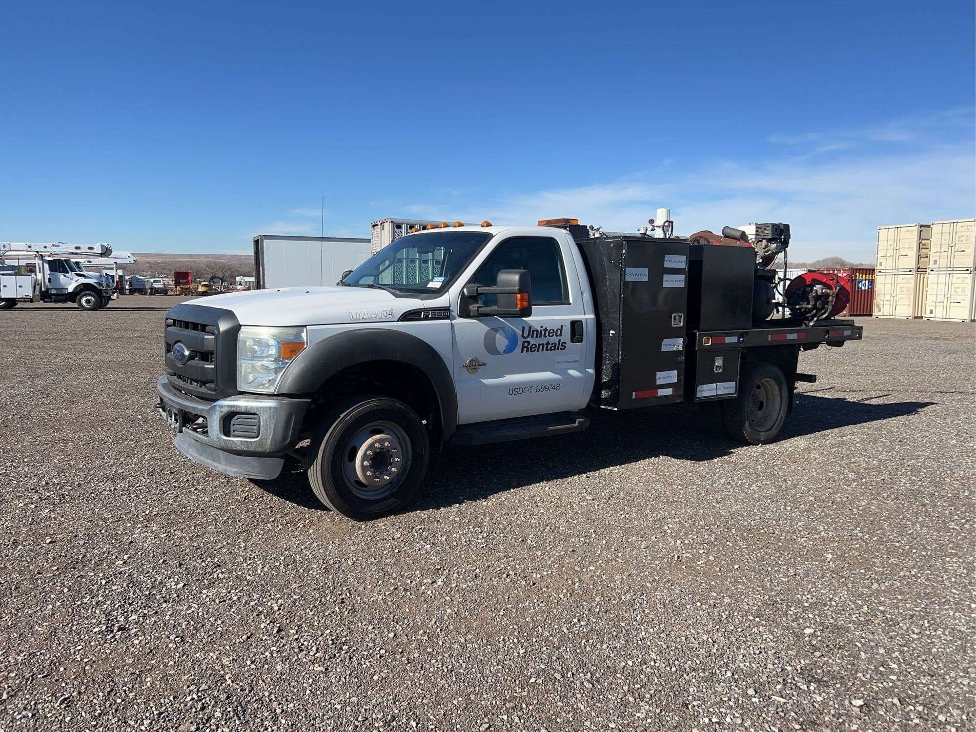2014 Ford F-550 Equipment Image0