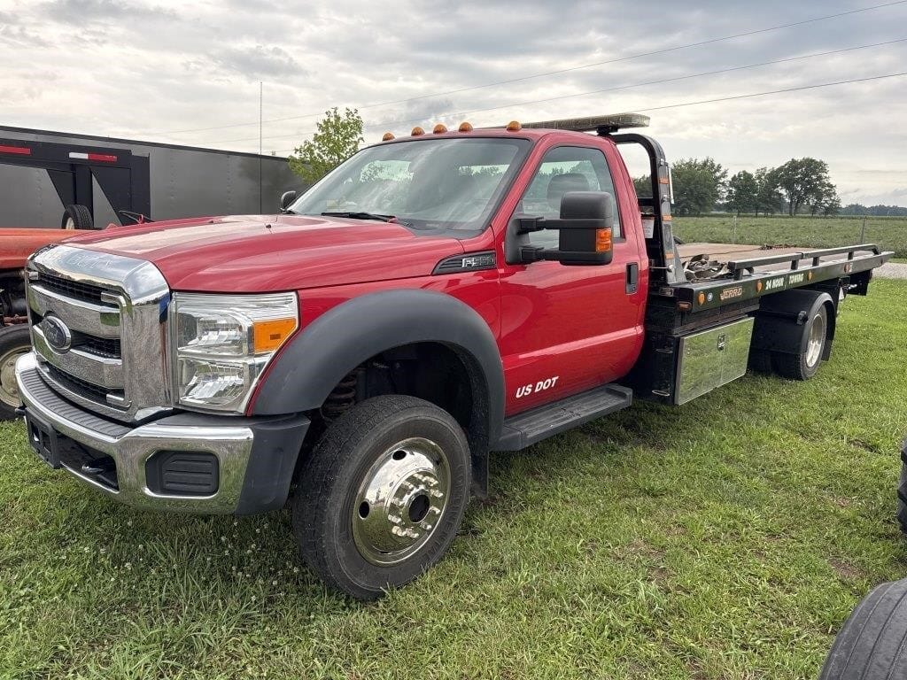 2014 Ford F-550 Equipment Image0