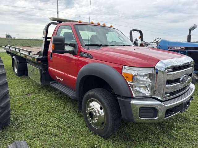 Image of Ford F-550 equipment image 2