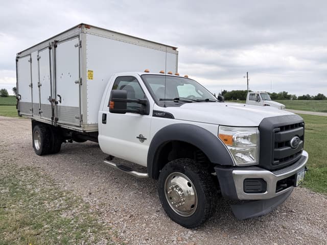 Image of Ford F-550 equipment image 2
